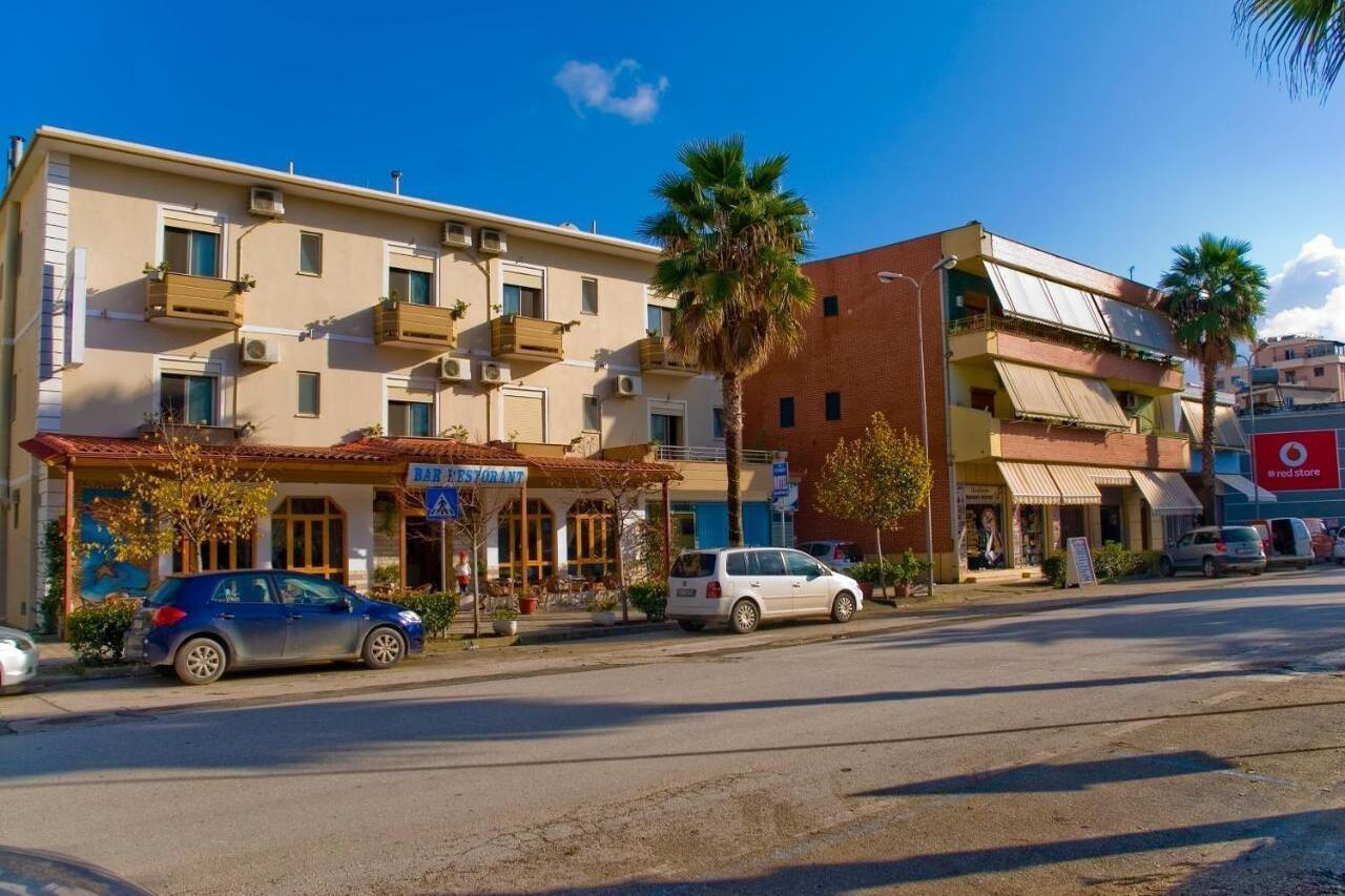Hotel 4 Stinet Vlore Exterior photo