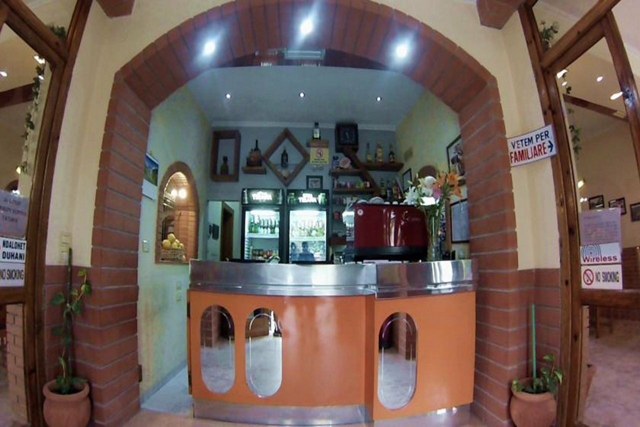 Hotel 4 Stinet Vlore Exterior photo