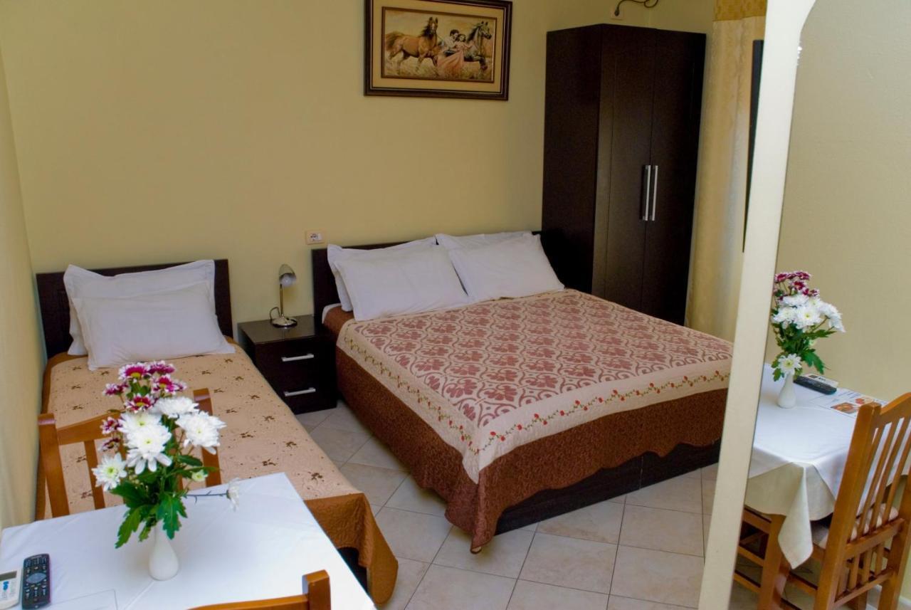 Hotel 4 Stinet Vlore Exterior photo