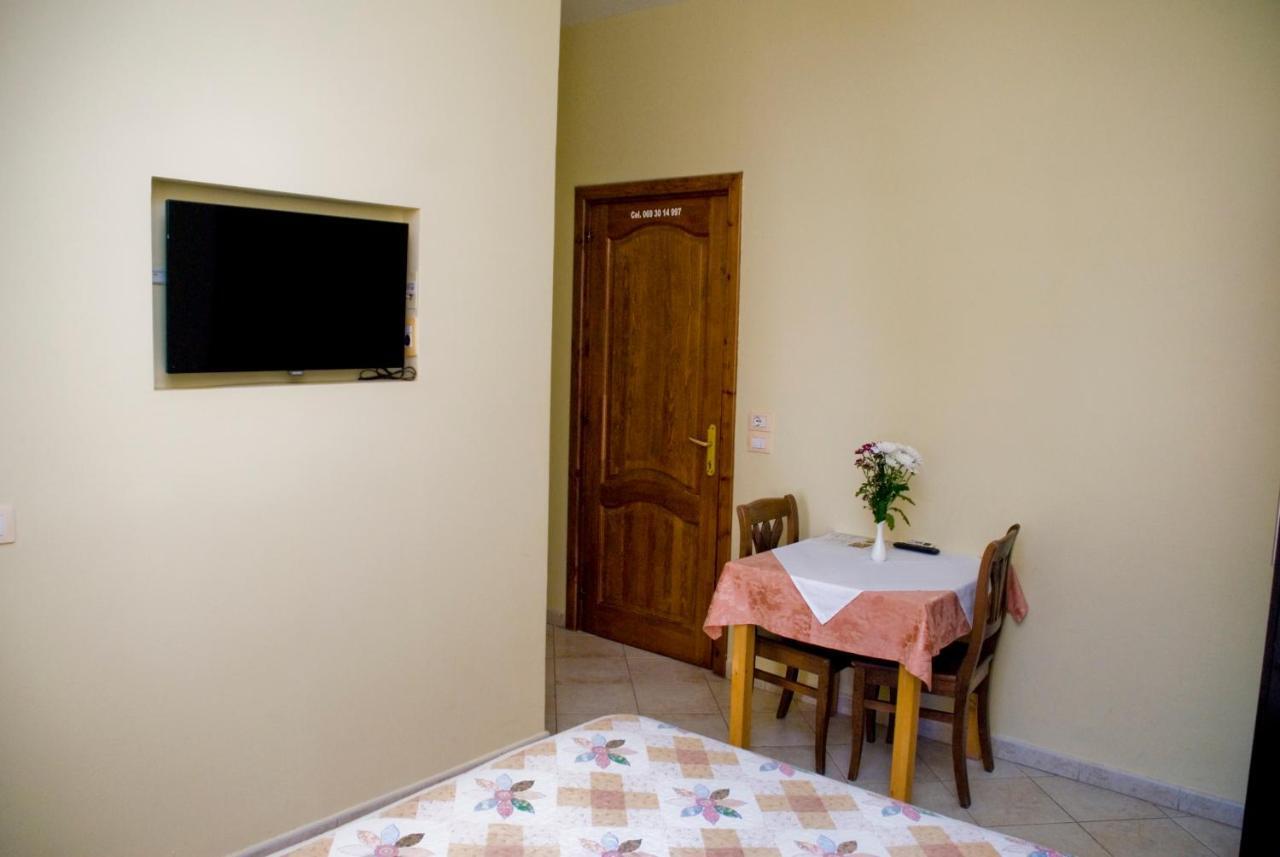 Hotel 4 Stinet Vlore Exterior photo
