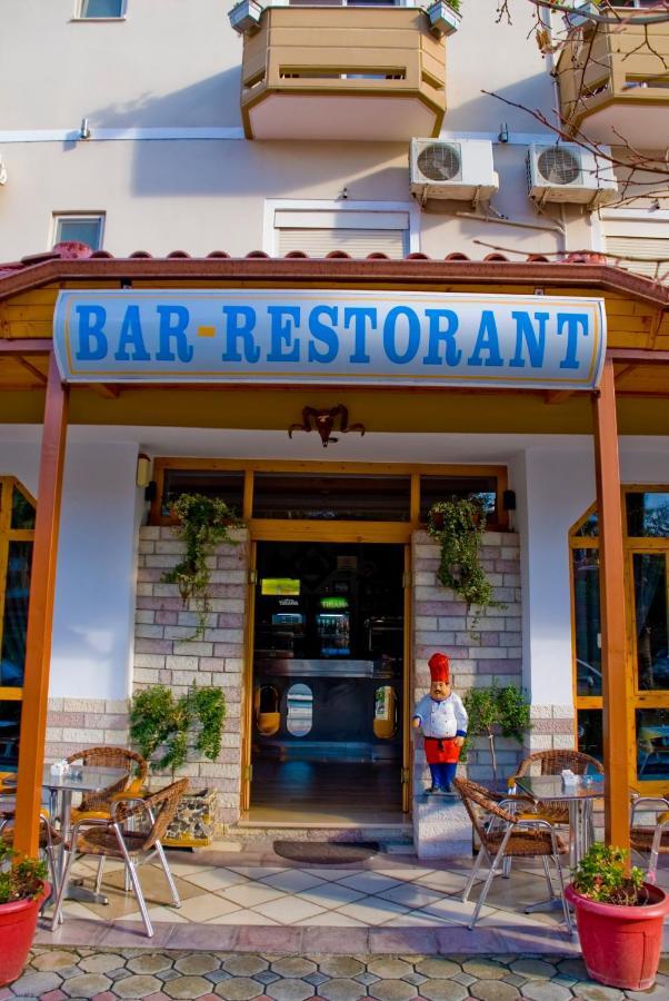 Hotel 4 Stinet Vlore Exterior photo